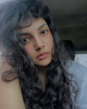 Bindu Gowda Instagram - Curls made with love🖤 

#bindugowda