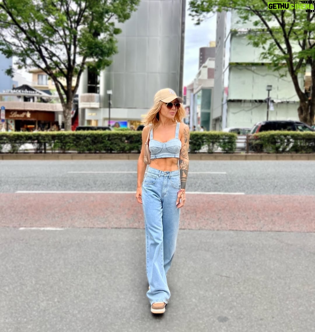 Blanka Lipinska - 14.3K Likes - Życie to podróż, nie wyścig….😎
#NadchodziNowe