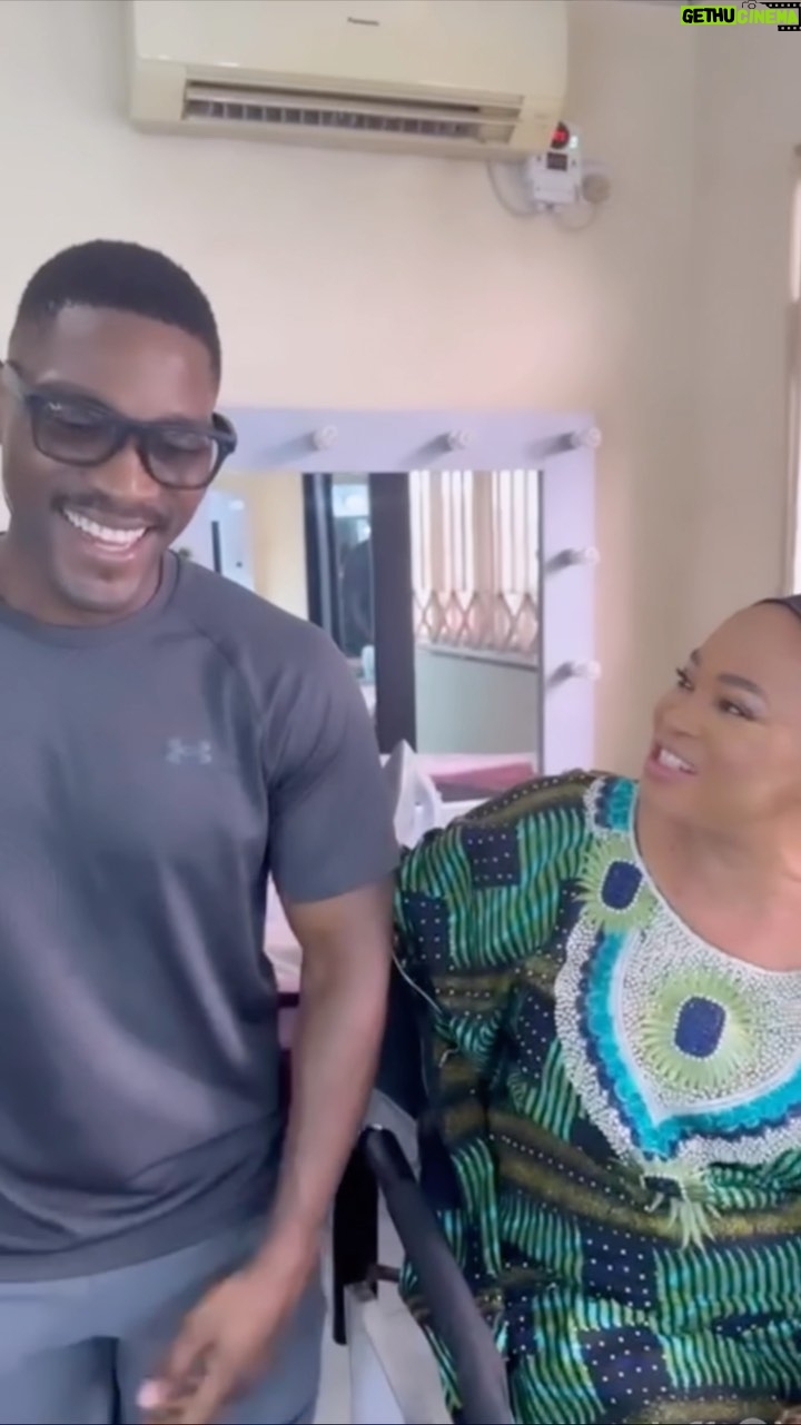 Bukky Wright - 72.3K Likes - Thank you Oluwatobi for my birthday gift. It was nice to see you. @tobibakre š
š„°š