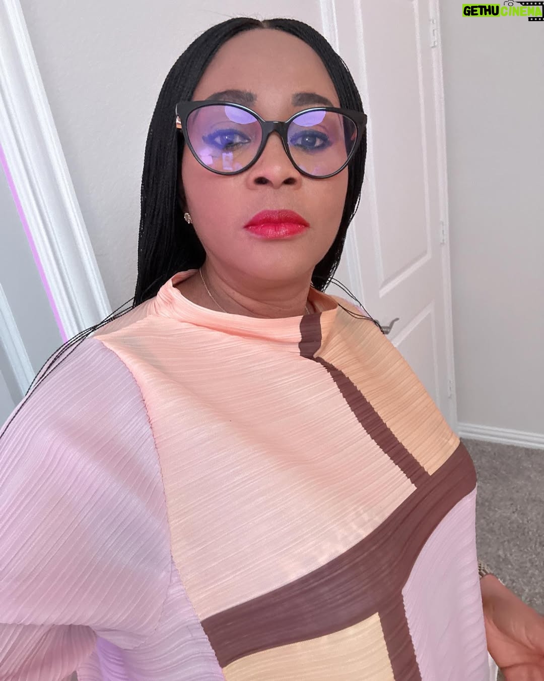 Bukky Wright - 9.2K Likes - How does silence help us to align ourselves?
Silence brings our mind, body and soul in alignment; when these three are aligned, we create a balance in life.