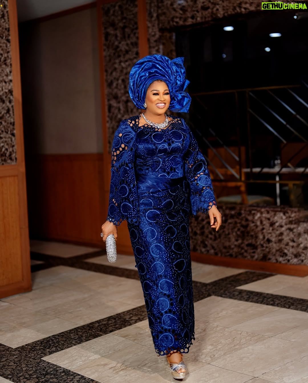 Bukky Wright - 6.1K Likes - Omotara Johnson herself 🥰💙
Outfit - @maffa_couture
Makeup - @oteniaramakeovers
Gele - @abydouz_gele
Jewelry - @zirconluxe_exclusive
👉 How to order this outfit;
▪️ WhatsApp : 07061727153
▪️Send an Instagram message
▪️Store Address: 43, Oremeta street Ojodu, Lagos State.
•
#maffa_couture #maffacouture