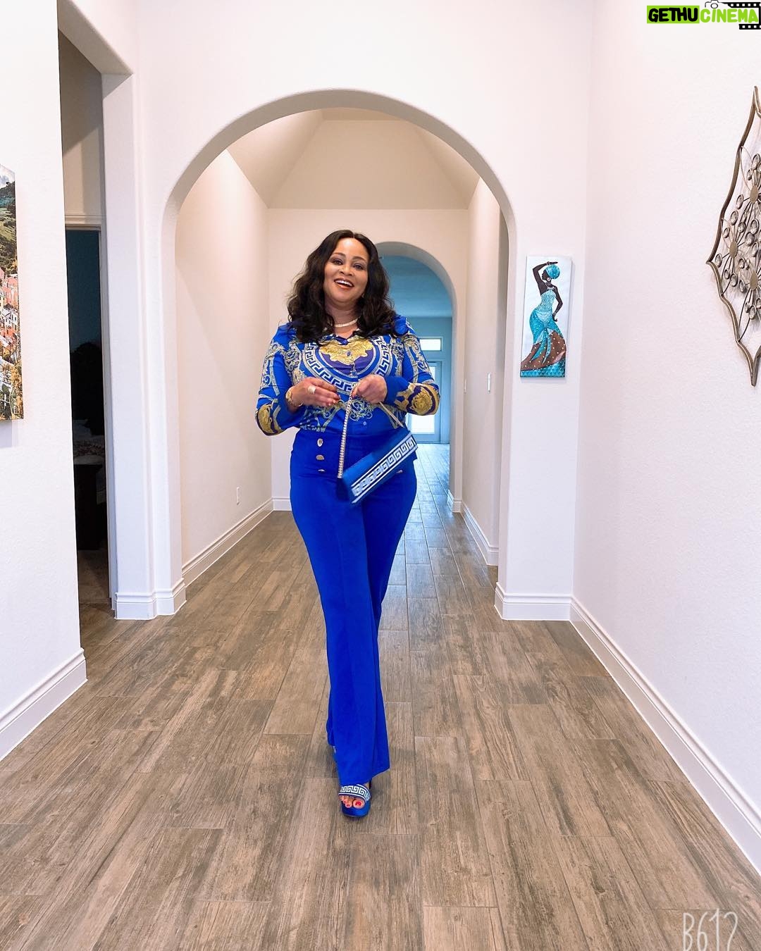 Bukky Wright - 23K Likes - 💙