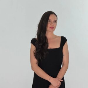 Burcu Altın Instagram - Bazı yeni çekimlerin kamera arkası 🤭📌 @fullframestudyo Teşekkürler @bartuakin @seda.k.akn Kamera arkası için de @cagataybayrams teşekkürler 💎