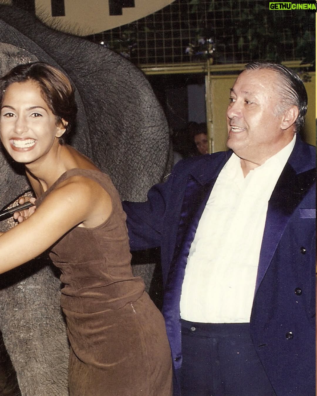 Camila Pitanga - 26.2K Likes - Alex de Malhação (1996), direto do túnel do tempo.
Eu era tĆ£o novinha cheia de sonhos⦠nĆ£o tinha dimensĆ£o do que esse papel representaria para vĆ”rias meninas negras se enxergarem na televisĆ£o e na arte. š
