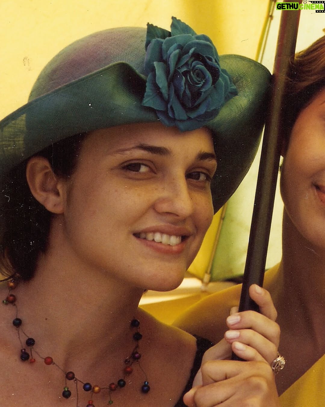 Camila Pitanga - 26.2K Likes - Alex de Malhação (1996), direto do túnel do tempo.
Eu era tĆ£o novinha cheia de sonhos⦠nĆ£o tinha dimensĆ£o do que esse papel representaria para vĆ”rias meninas negras se enxergarem na televisĆ£o e na arte. š