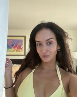 Camille Dufresne Instagram - Fun vacation things 👙