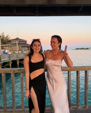 Camille Dufresne Instagram - Fun vacation things 👙