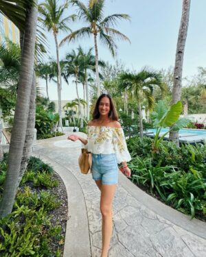 Camille Dufresne Instagram - Fun vacation things 👙