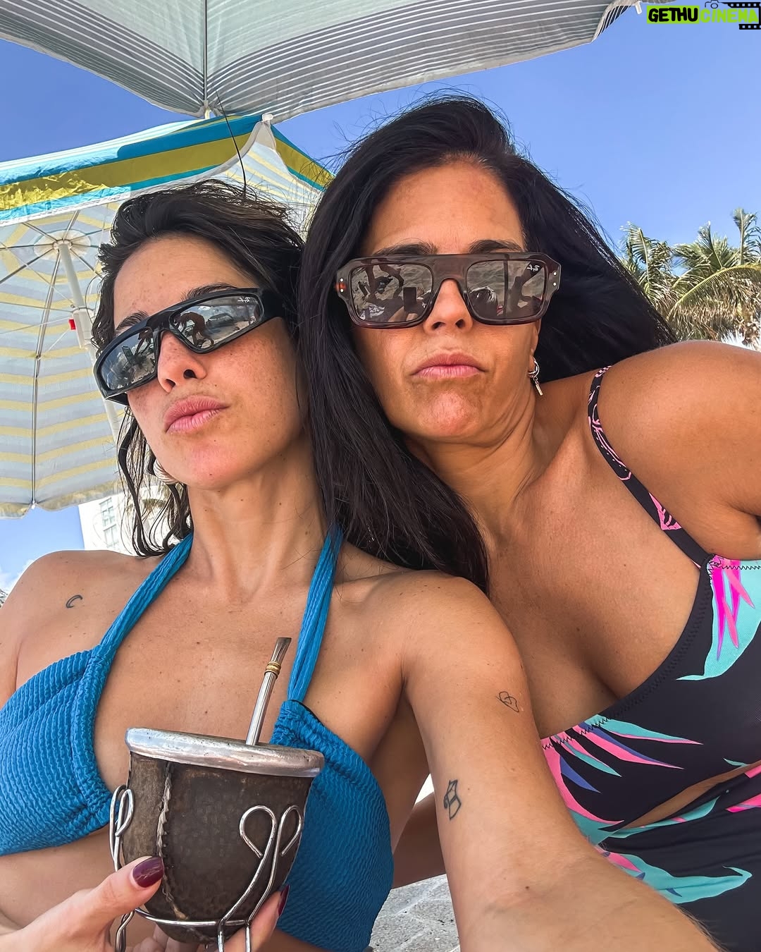 Candelaria Molfese - 31.9K Likes - Fotos de un viaje inolvidable ! Qué lindo compartir esto con ustedes 5 ! Las ❤️
1. Un paseo en barco épico @themiamiyachts
2. Una en la playa
3. Las fotos de mamá (sorprendió!)
4. Cheescake como estilo de vida 🤤
5. El auto de mis sueños @palmarental.experience @somosjecan
6. Dos gotas de agua
7. Más argentas no hay
8. Mi pasta favorita x siempre “Cacio e Pepe”
9. Me hago la cool
10. Nos hacemos las cools en Wynwood
11. Nuestro depto nos salvó, cómodo, lindo súper hogar @miamifamilyapart @may_ariadna
12. Playita
13. Un re lugar donde tomamos vino “Lagniappe”
14. Sisters
15. FIN