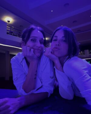 Candelaria Molfese Instagram - Un random de mitad de semana ❤️
1. Una escapada a 🇺🇾 
2. Encontre hoponopono ❤️
3. Los mates te salvan siempre 
4. Mi mejor amigo y yo de joda 
5. Playitaaaa
6. Una lloradita y a seguir
7. Es dueña de todo 
8. Que no se corte @brendagandiniok 
9. Me encontré a mis hermanas en el gym 
10. Los besos siempre sanan 
11. La familia q elegí 
12. Un atardecer ❤️