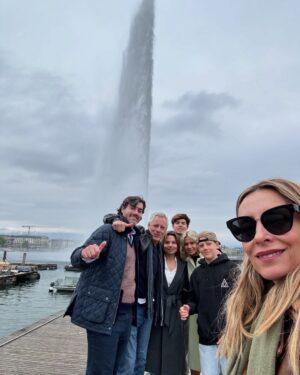 Carola Julio Instagram - Un poco de Ginebra y Zürich con la familia y luego con mi 🤴partimos a ver a la familia alemana…. Aquí vamos!