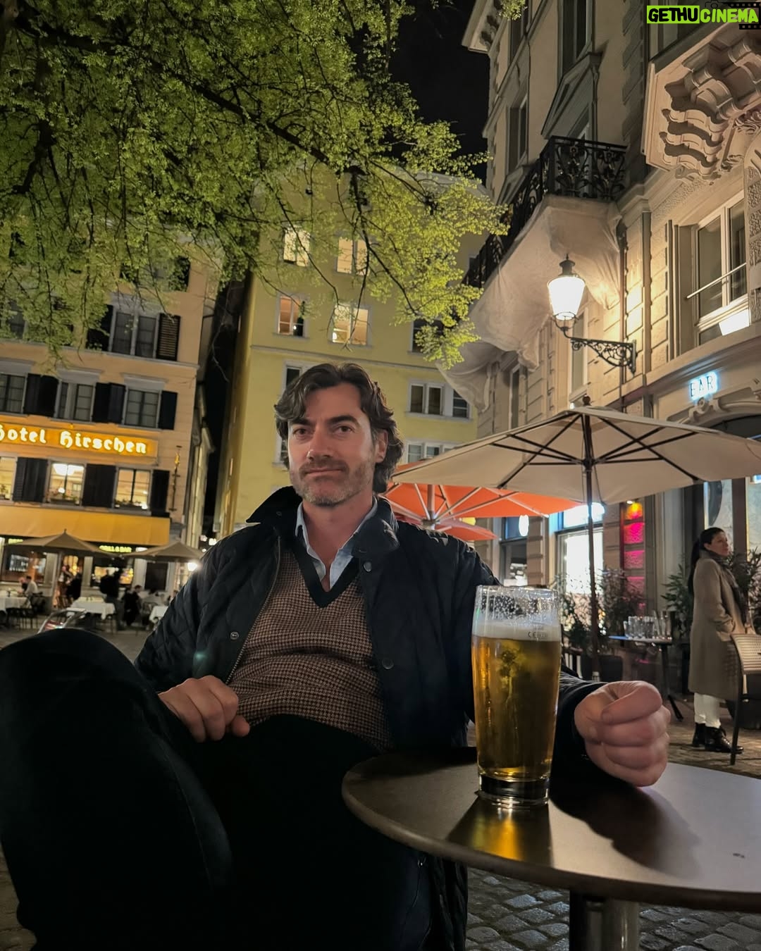 Carola Julio - 3.2K Likes - Un poco de Ginebra y Zürich con la familia y luego con mi 🤴partimos a ver a la familia alemana…. Aquí vamos!