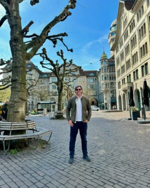 Carola Julio Instagram - Un poco de Ginebra y Zürich con la familia y luego con mi 🤴partimos a ver a la familia alemana…. Aquí vamos!