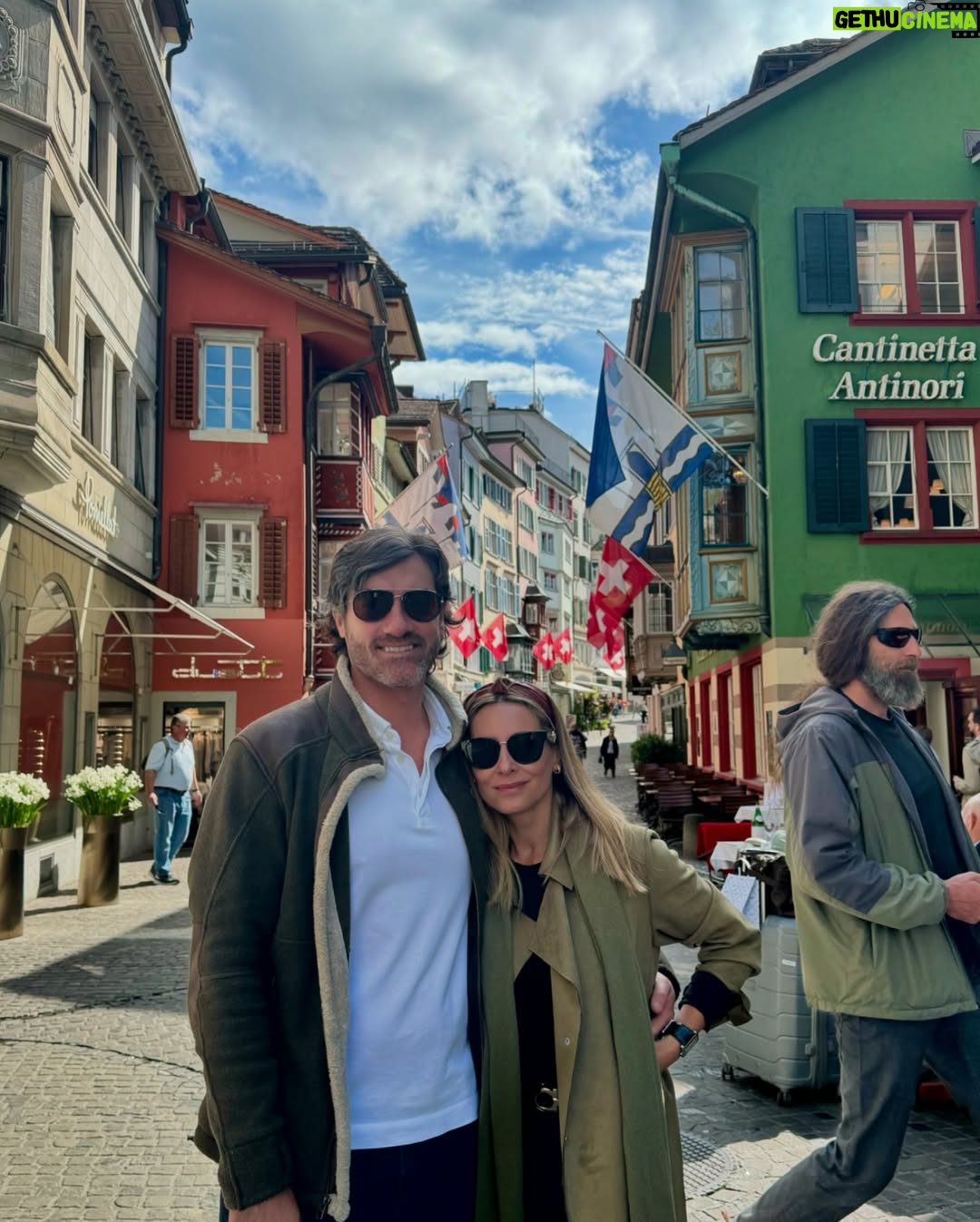Carola Julio - 3.2K Likes - Un poco de Ginebra y Zürich con la familia y luego con mi 🤴partimos a ver a la familia alemana…. Aquí vamos!