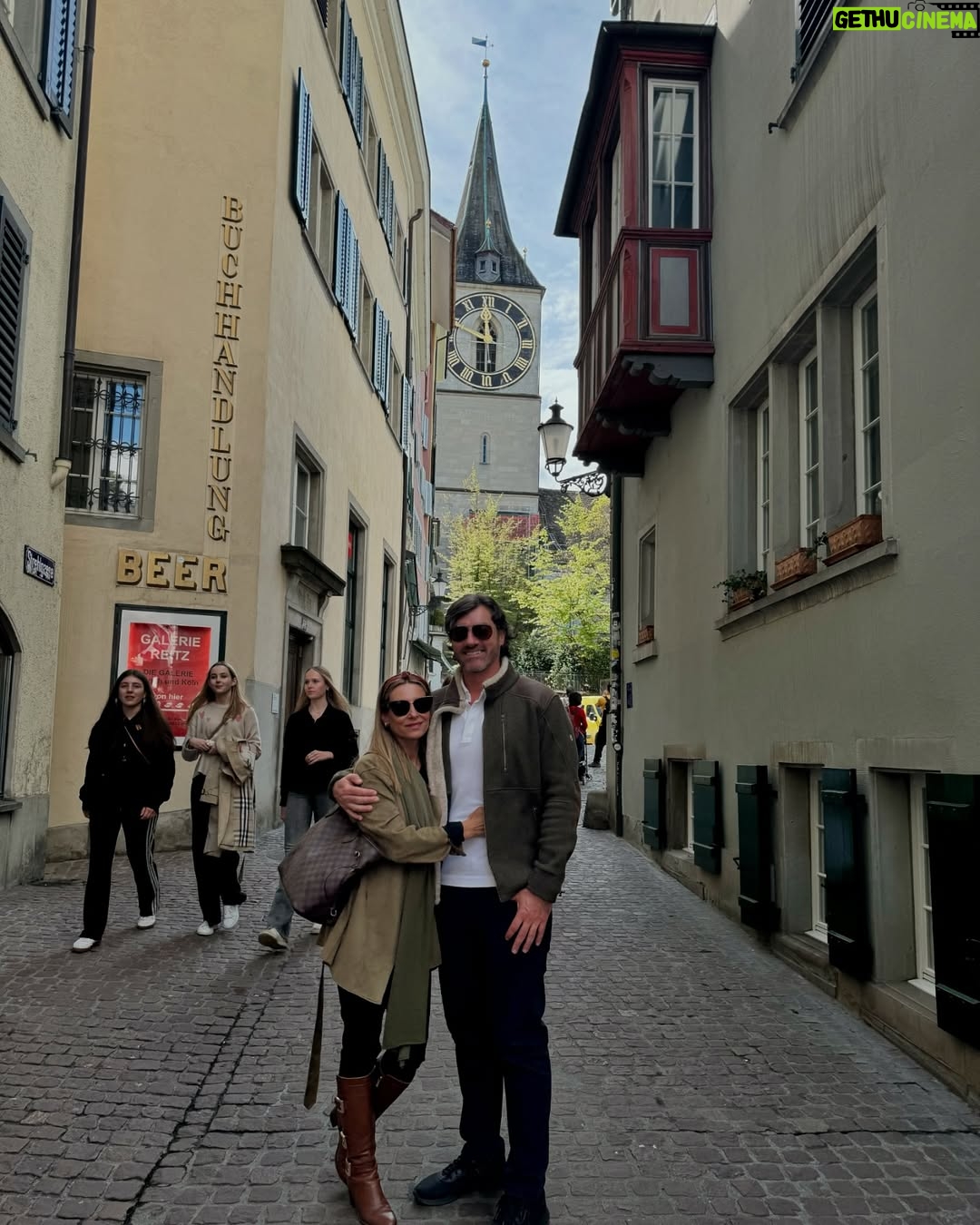 Carola Julio - 3.2K Likes - Un poco de Ginebra y Zürich con la familia y luego con mi 🤴partimos a ver a la familia alemana…. Aquí vamos!