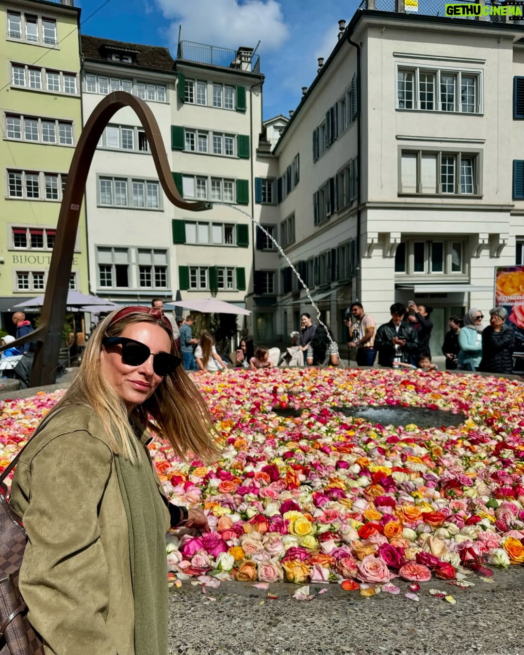 Carola Julio - 3.2K Likes - Un poco de Ginebra y Zürich con la familia y luego con mi 🤴partimos a ver a la familia alemana…. Aquí vamos!