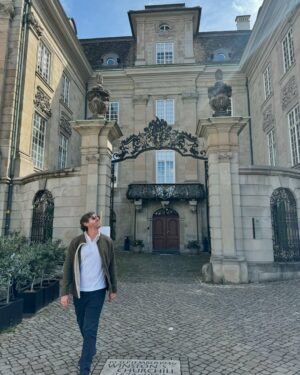 Carola Julio Instagram - Un poco de Ginebra y Zürich con la familia y luego con mi 🤴partimos a ver a la familia alemana…. Aquí vamos!