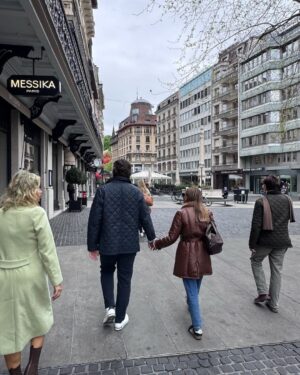 Carola Julio Instagram - Un poco de Ginebra y Zürich con la familia y luego con mi 🤴partimos a ver a la familia alemana…. Aquí vamos!