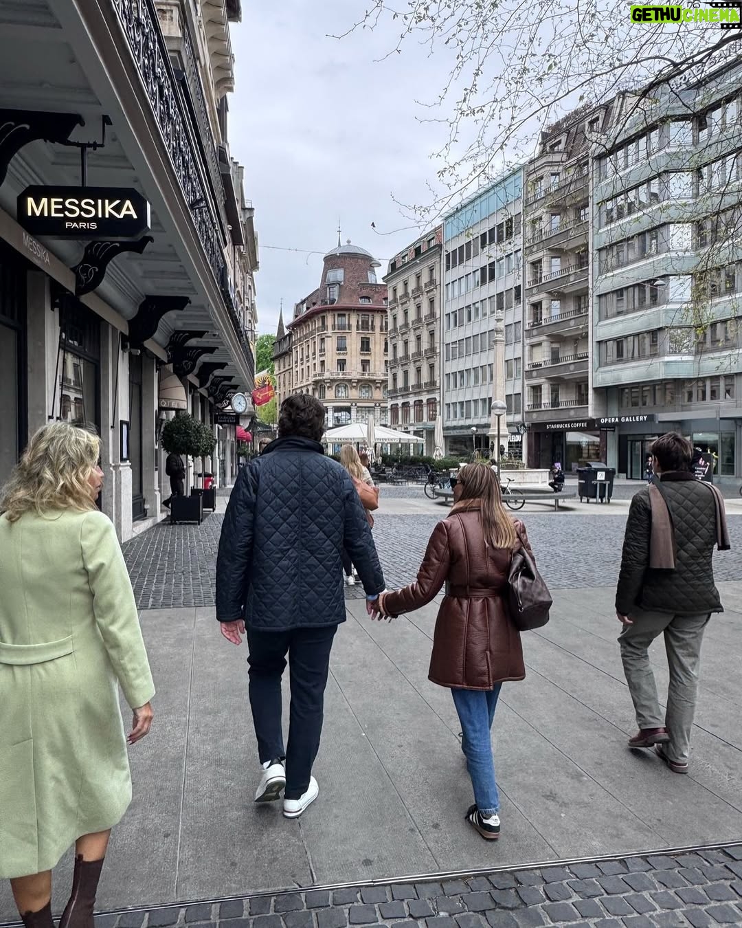Carola Julio - 3.2K Likes - Un poco de Ginebra y Zürich con la familia y luego con mi 🤴partimos a ver a la familia alemana…. Aquí vamos!