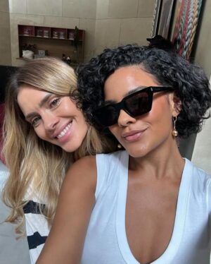 Carolina Dieckmann Instagram - dumpzinho de bastidores
com meus vale tuders!
quem tá animado pro
capítulo de hoje? 🤍