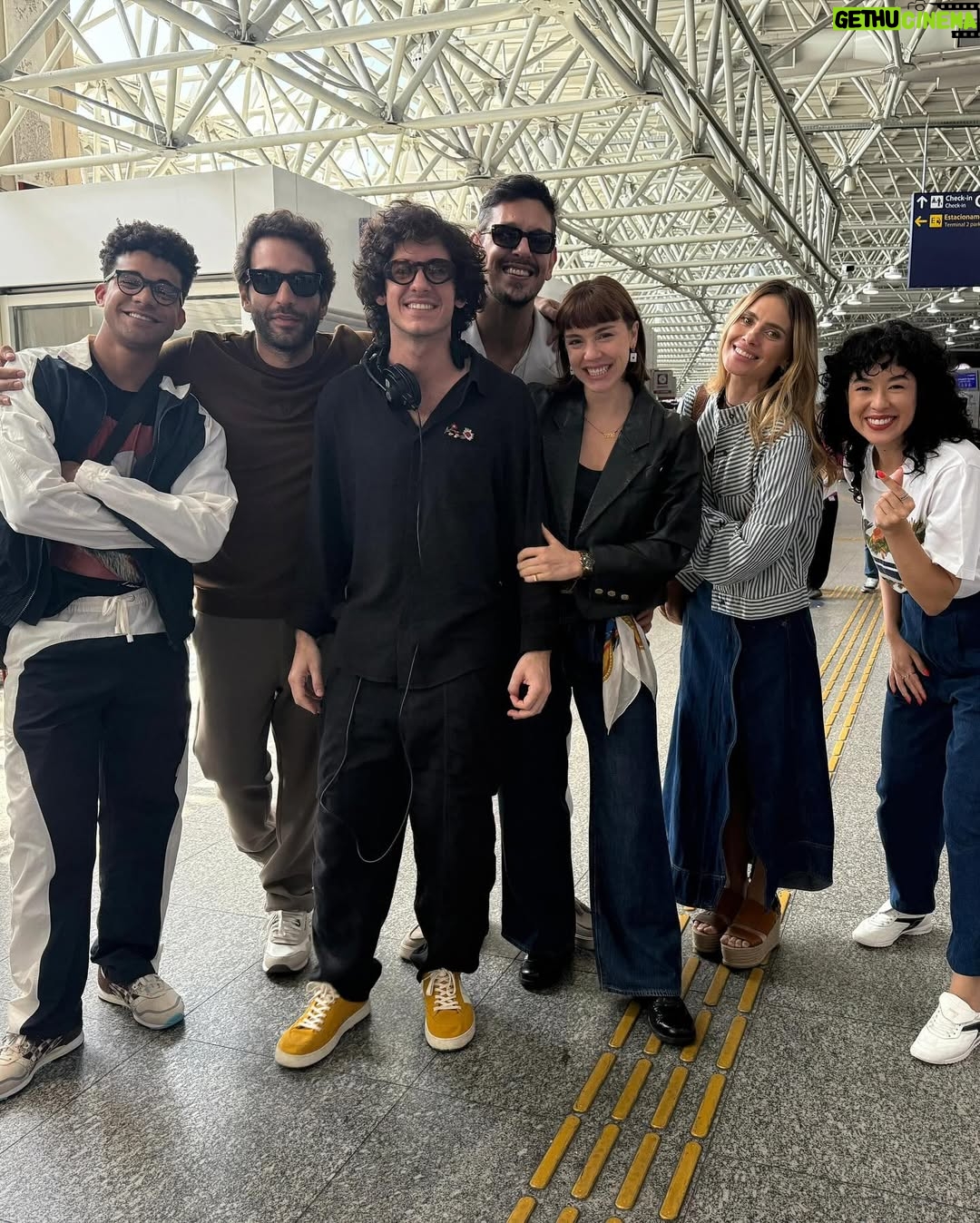 Carolina Dieckmann - 3 Likes - dumpzinho de bastidores
com meus vale tuders!
quem tá animado pro
capítulo de hoje? 🤍