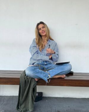 Carolina Dieckmann Instagram - dumpzinho de bastidores
com meus vale tuders!
quem tá animado pro
capítulo de hoje? 🤍