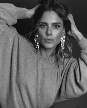 Carolina Dieckmann Instagram - lookinho de ontem
•
•
•
vestido @isabelmarant 
beauty @fred_uillian