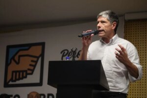 Carolina Papaleo Instagram - VILLA LUGANO TIENE PERONISMO EN SERIO 

Más de 300 compañeros nos reunimos en un acto de @justa.libreysoberana en la Seccional Lugano de la @uomcapital con Antonio Caló y @carolinapapaleo.

POR UNA CIUDAD JUSTA Y PRODUCTIVA ✌🇦🇷