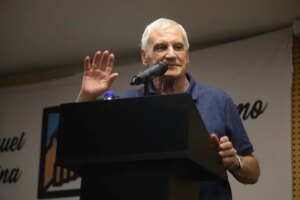 Carolina Papaleo Instagram - VILLA LUGANO TIENE PERONISMO EN SERIO 

Más de 300 compañeros nos reunimos en un acto de @justa.libreysoberana en la Seccional Lugano de la @uomcapital con Antonio Caló y @carolinapapaleo.

POR UNA CIUDAD JUSTA Y PRODUCTIVA ✌🇦🇷