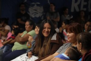 Carolina Papaleo Instagram - VILLA LUGANO TIENE PERONISMO EN SERIO 

Más de 300 compañeros nos reunimos en un acto de @justa.libreysoberana en la Seccional Lugano de la @uomcapital con Antonio Caló y @carolinapapaleo.

POR UNA CIUDAD JUSTA Y PRODUCTIVA ✌🇦🇷