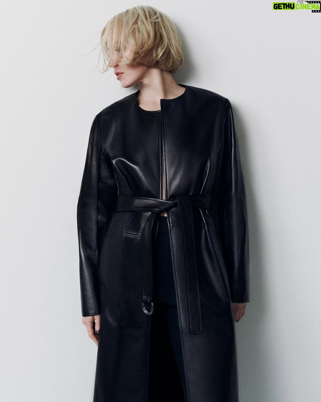 Carrie Coon - 18.3K Likes - Still thinking about last night?
Carrie Coon x Harper’s Bazaar
wearing @partow_official and @sethicouture
@carriecoon
@harpersbazaarus
@sumustecaplioglu
@alicialombardini
@peterbutlerhair
@rebeccarestrepo
#whitelotus #laurie #carriecoon