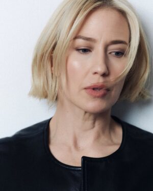 Carrie Coon Instagram - Still thinking about last night? 

Carrie Coon x Harper’s Bazaar
wearing @partow_official and @sethicouture 

@carriecoon 
@harpersbazaarus 
@sumustecaplioglu 
@alicialombardini 
@peterbutlerhair 
@rebeccarestrepo 

#whitelotus #laurie #carriecoon