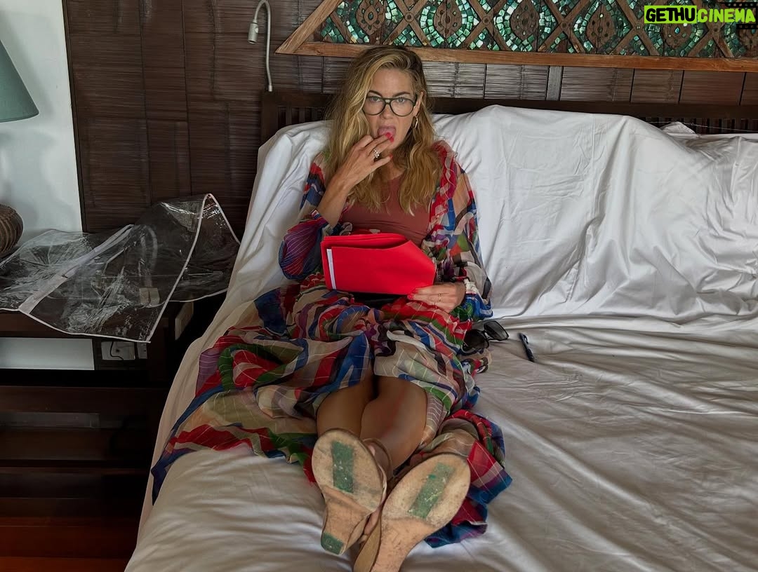 Carrie Coon - 211.7K Likes - “Today is gone. Today was fun. Tomorrow is another one.”
Thanks Mike, and @streamonmax , our fearless crew from Thailand and the world over, and the wild bunch, of course, especially The Ladies @michellemonaghan and @mslesliebibb. What a trip.