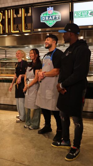 Cassie Yeung Instagram - First @nfl creator cookout is getting heated @tiniyounger @thegoldenbalance #NFLDraft #NFLPartner