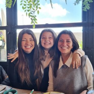 Catarina Siqueira Instagram - O dia 3 é deles. Dois macaquinhos felizes. 9 e 41. Parabéns princesa mais amorosa e boazinha da vida! Parabéns super paizão! 🤍