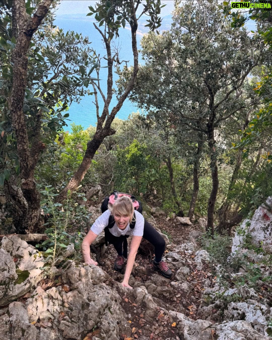 Caterina Shulha - 0.9K Likes - Qualcuno oggi ha detto che la montagna è come la vita
Buona Pasqua piena d’amore a tutti voi ❤️