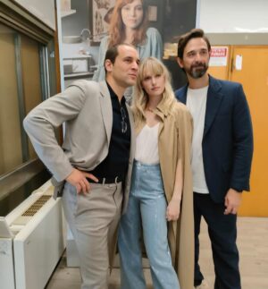 Caterina Shulha Instagram - Amiciiiii 

Il 30 marzo vi aspettiamo su @rai1official con una nuova serie pazzesca “Costanza”

 Vi piacerà, promesso 🤞❤️

@rai1official @banijayitalia @banijaystudios @_alessiagazzola_ @stefano_chiappi_management @federicatosi @isabellaavenali