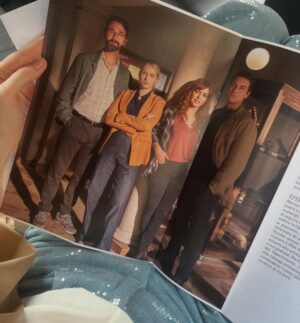 Caterina Shulha Instagram - Amiciiiii 

Il 30 marzo vi aspettiamo su @rai1official con una nuova serie pazzesca “Costanza”

 Vi piacerà, promesso 🤞❤️

@rai1official @banijayitalia @banijaystudios @_alessiagazzola_ @stefano_chiappi_management @federicatosi @isabellaavenali