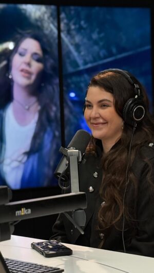 Celeste Buckingham Instagram - Ženy po 30-ke vraj vedia, čo chcú a hlavne vedia, čo nechcú 😏 

Dnes nám @celbuckingham v rozhovore prezradila, čo pre ňu znamenala jej 30-ka a prečo sa vo svojej novej piesni pýta “Čo mám teraz robiť?” 🤔

Viac o skvelej novinke 👉 What Do I Do Now 👈 sa dozviete na našom webe 😎
