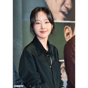 Chae Won-been Instagram - 좋은 사진 감사합니다!
‘야당’ 오늘 개봉했습니다🫶🏻
극장에서 만나요🦖