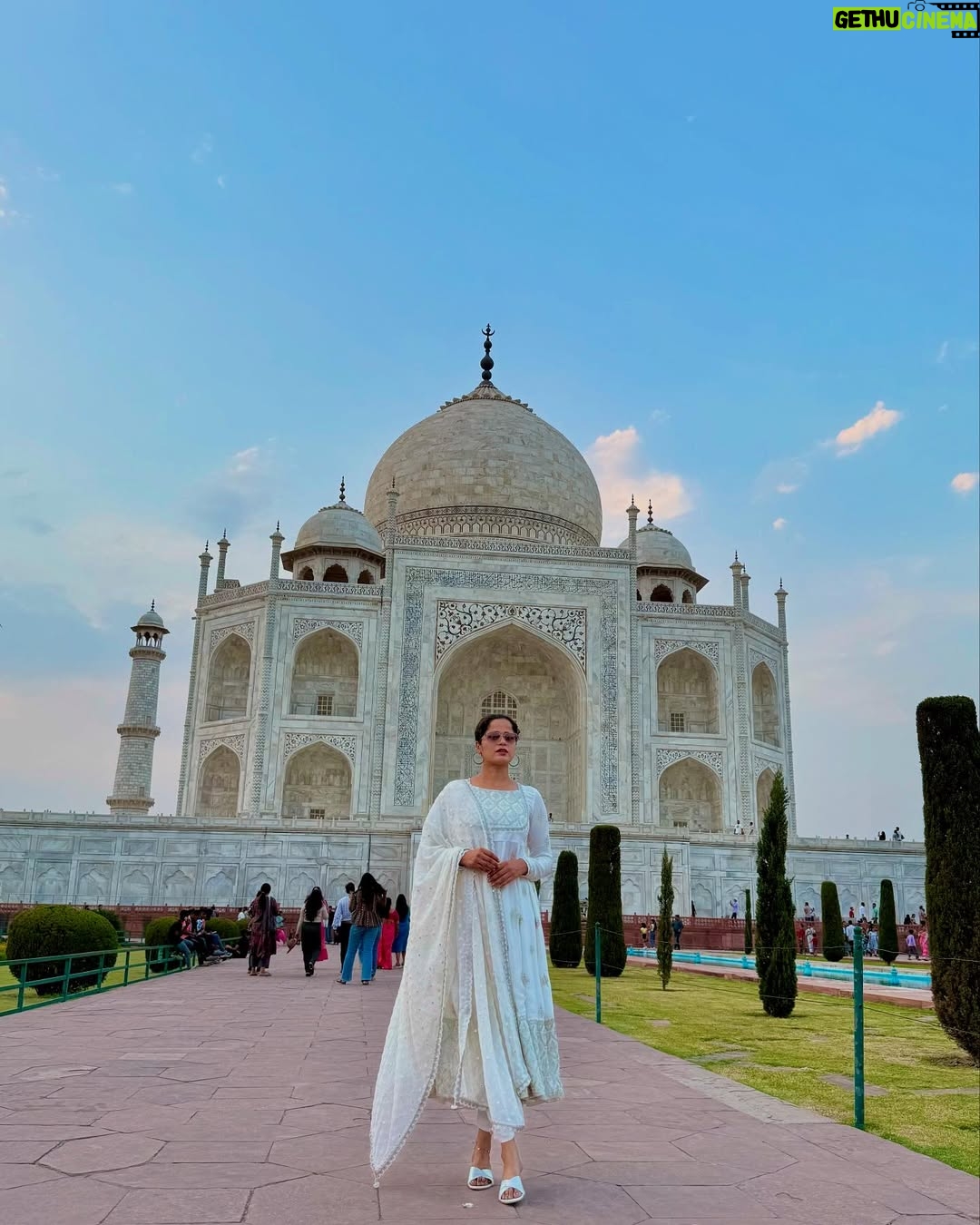 Chaitanya - 3 Likes - Where love found its form in stone ..❤️💫
Outfit by : @kavi_siniboutique
.
.
.
#instagram #insta #instamood #tajmahalindia #taj