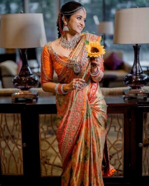 Chaitra Vasudevan Instagram - 2 months ago same day😇
.
.
Photography @deepak_vijay_photography 
Makeup @makeoverwithlakshmi_shetty 
Saree work & blouse @haritva_designer_studio 
Custom made Jewel @kheajewellery 
Flower garlands @jayashreehanu