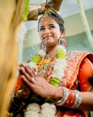 Chaitra Vasudevan Instagram - 2 months ago same day😇
.
.
Photography @deepak_vijay_photography 
Makeup @makeoverwithlakshmi_shetty 
Saree work & blouse @haritva_designer_studio 
Custom made Jewel @kheajewellery 
Flower garlands @jayashreehanu