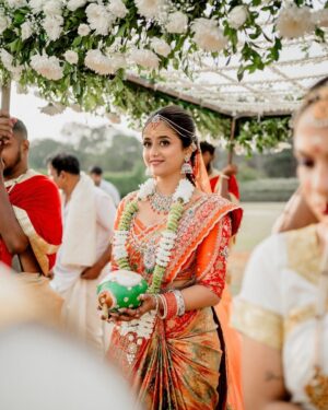 Chaitra Vasudevan Instagram - 2 months ago same day😇
.
.
Photography @deepak_vijay_photography 
Makeup @makeoverwithlakshmi_shetty 
Saree work & blouse @haritva_designer_studio 
Custom made Jewel @kheajewellery 
Flower garlands @jayashreehanu