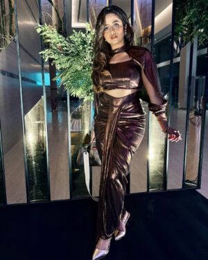 Chaitra Vasudevan Instagram - My Recent Event for Evoke Technologies CEO Ramesh Madala sir at Hyderabad beautiful outfit by @ss_dreamy_rentals_banglore
.
.
#hyderabad_diaries #photodump! visited@sabyasachiofficial Hyderabad @tabularasa_alfrescobar #charminarhyderabad