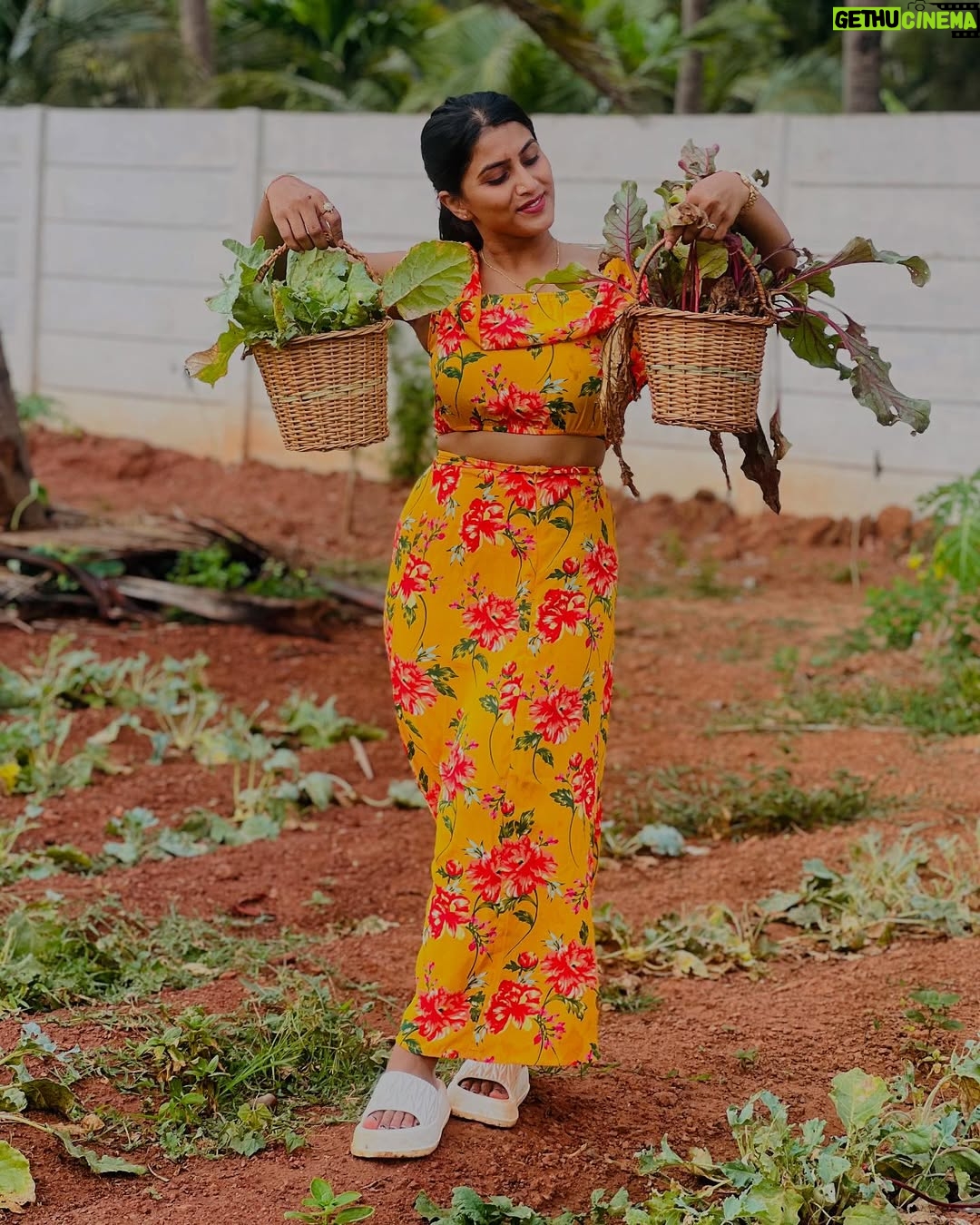 Chandana Gowda - 1K Likes - All you have is now and this moment ❤️

Live your life and never take anything for granted ! Tomorrow is never promised 🌸