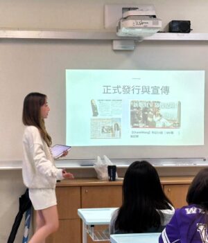 Chanel Wang Instagram - 🚩KC CAREER DAY🚩
這是第二年在康橋當講師啦
今年跟大家分享了一首歌的誕生
每一首我們耳機裡的歌 都來之不易
都是每一位歌手的小寶寶
謝謝同學們來聽課來聽我說故事
今年依舊看起來是人很好的講師
所以大家都坐滿滿啦
報告完畢
希望明年再見😝