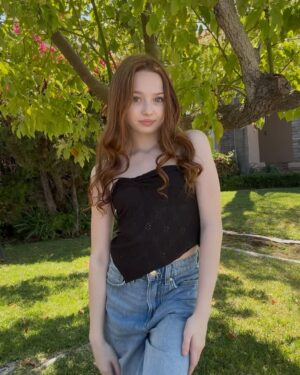 Charlie Townsend Instagram - happy friday 🫶🌞 // outfit from @cottonon 💕

tags 🏷️ #influncer #explore #outfit #ootd #summer #summervibes☀️ #teen #teeninfluencer #explorepage✨ #cute #outﬁtinspo #viral #xybca #cottonon