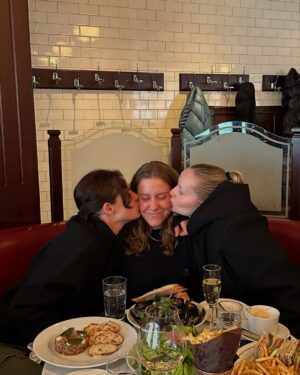 Charlotte Day Wilson Instagram - If not 4 love then what’s it for