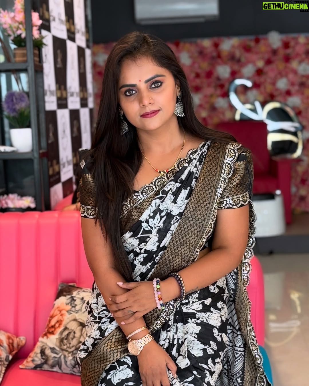 Cherika R Murthy - 10.9K Likes - My love affair with sarees knows no bounds.